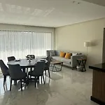 Zen Stays Sunny 2Br Lakeview